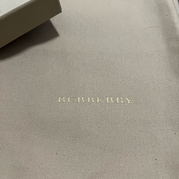 BURBERRY Montage Print Silk Square Scarf - Picture 14 of 14